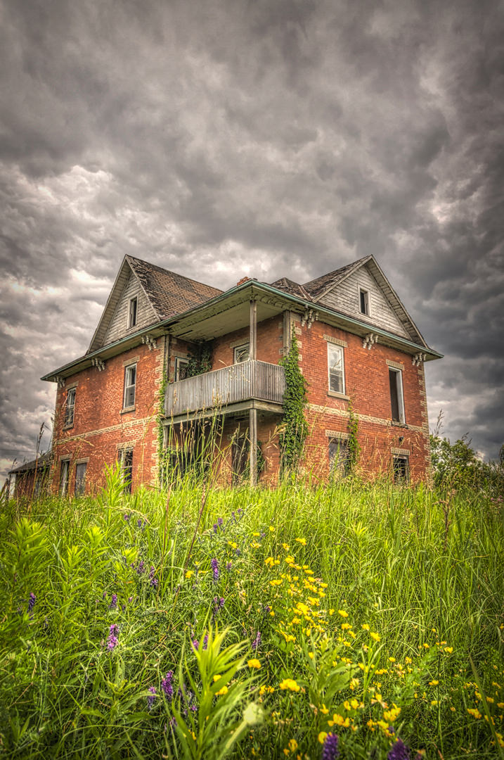 King of the Hill - abandoned farmhouse in Ontario, Canada