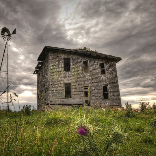 Homecoming - abandoned farmhouse in Ontario, Canada