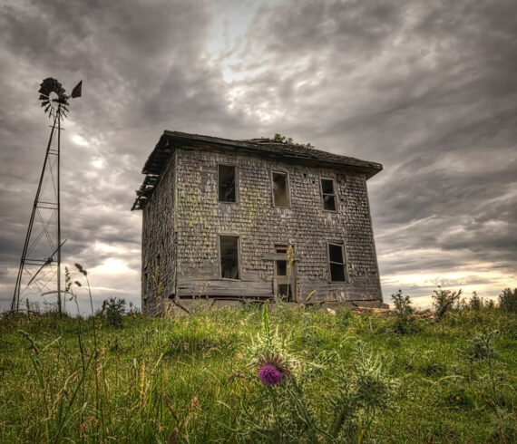 Homecoming - abandoned farmhouse in Ontario, Canada