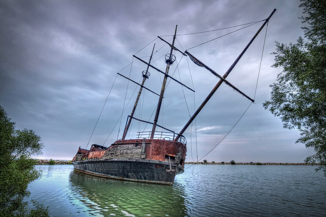 La Grande Hermine - abandoned shipwreck in Ontario, Canada