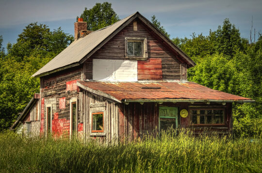 Jack Daniel's - Abandoned farmhouse in Ontario, Canada