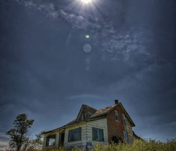 Per Aspera Ad Astra - Abandoned farmhouse in Ontario, Canada