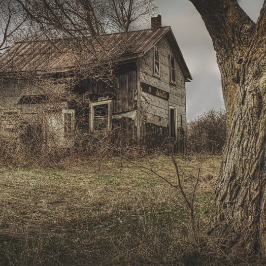 Undercurrent - Abandoned farmhouse in Ontario, Canada - Left Ahead Photography