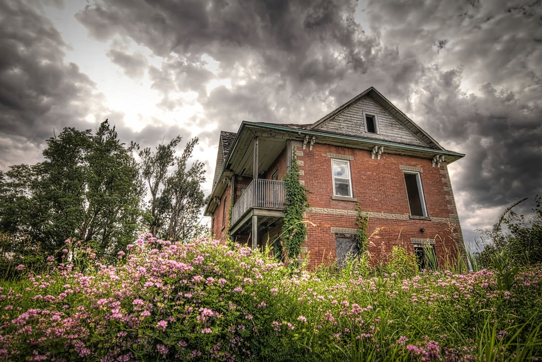 King of the Hill - abandoned farmhouse in Ontario, Canada
