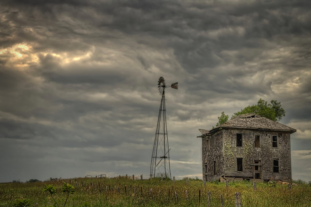 Homecoming - abandoned farmhouse in Ontario, Canada
