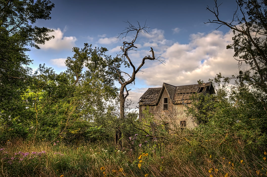 abracadabra - Abandoned farmhouse in Ontario, Canada - Left Ahead Photography Rurex Urbex Landscapes Streets