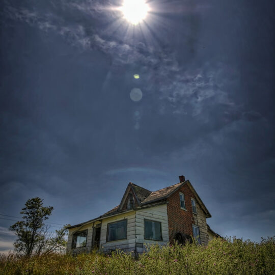 Per Aspera Ad Astra - Abandoned farmhouse in Ontario, Canada