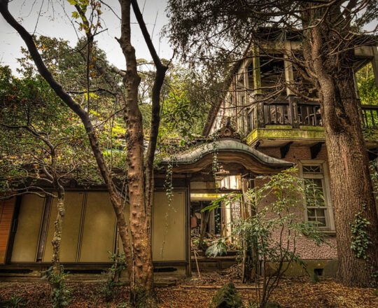 Red Villa