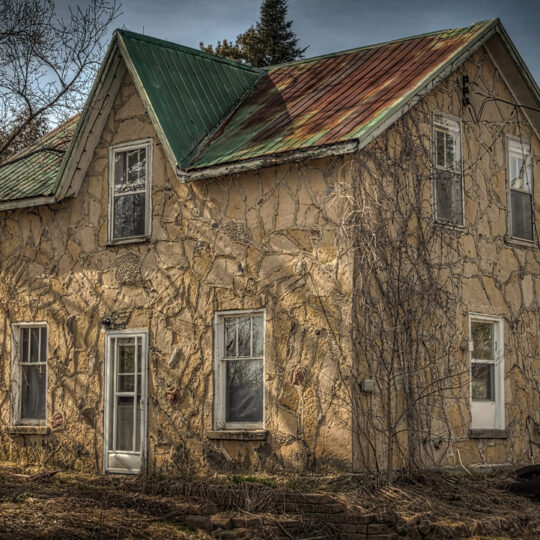 Once Broken - Abandoned farmhouse in Ontario, Canada - Left Ahead Phtography