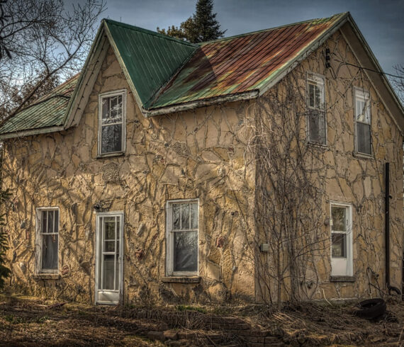 Once Broken - Abandoned farmhouse in Ontario, Canada - Left Ahead Phtography