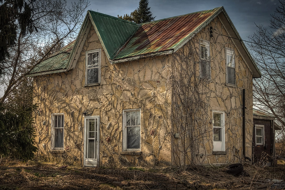 Once Broken - Abandoned farmhouse in Ontario, Canada - Left Ahead Phtography