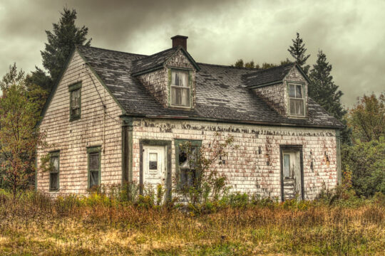 “Coastal Processes 3” - Abandoned farmhouse in Nova Scotia, Canada - Left Ahead Photography (leftahead.ca) Rurex | Urbex | Landscapes | Streets