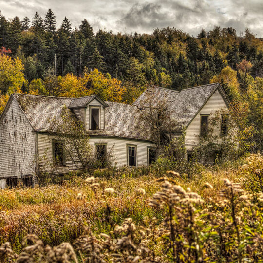 “Homestead 3” - Abandoned farmhouse in New Brunswick, Canada - Left Ahead Photography (leftahead.ca) Rurex | Urbex | Landscapes | Streets